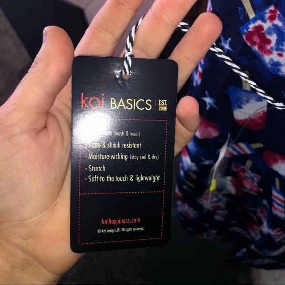 NWT Koi Popsicle 4th of July Summer print short sleeve scrub top - Picture 4 of 4